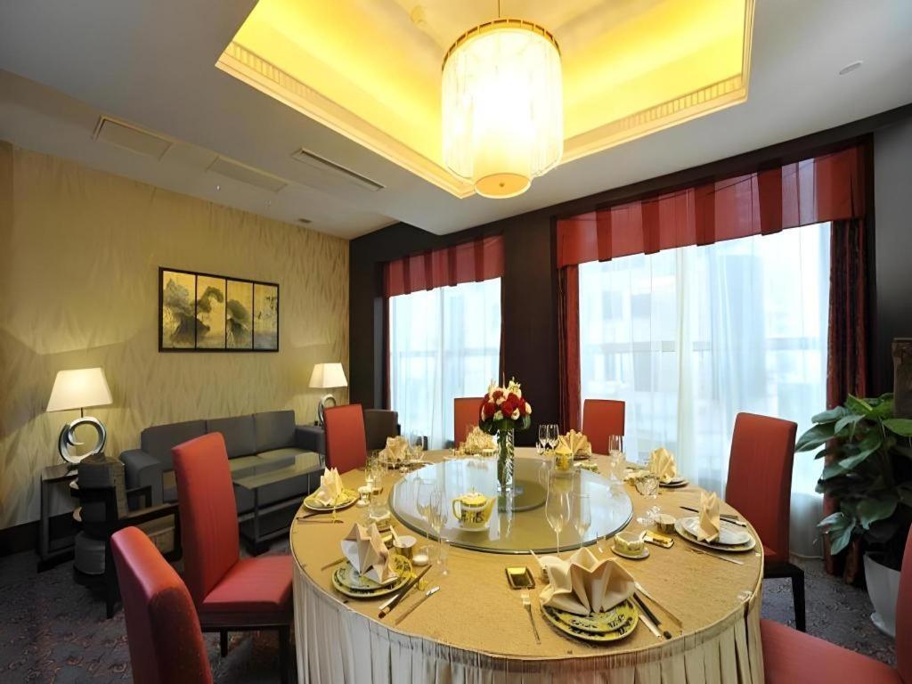 Grand Soluxe Zhongyou Hotel Шанхай Экстерьер фото