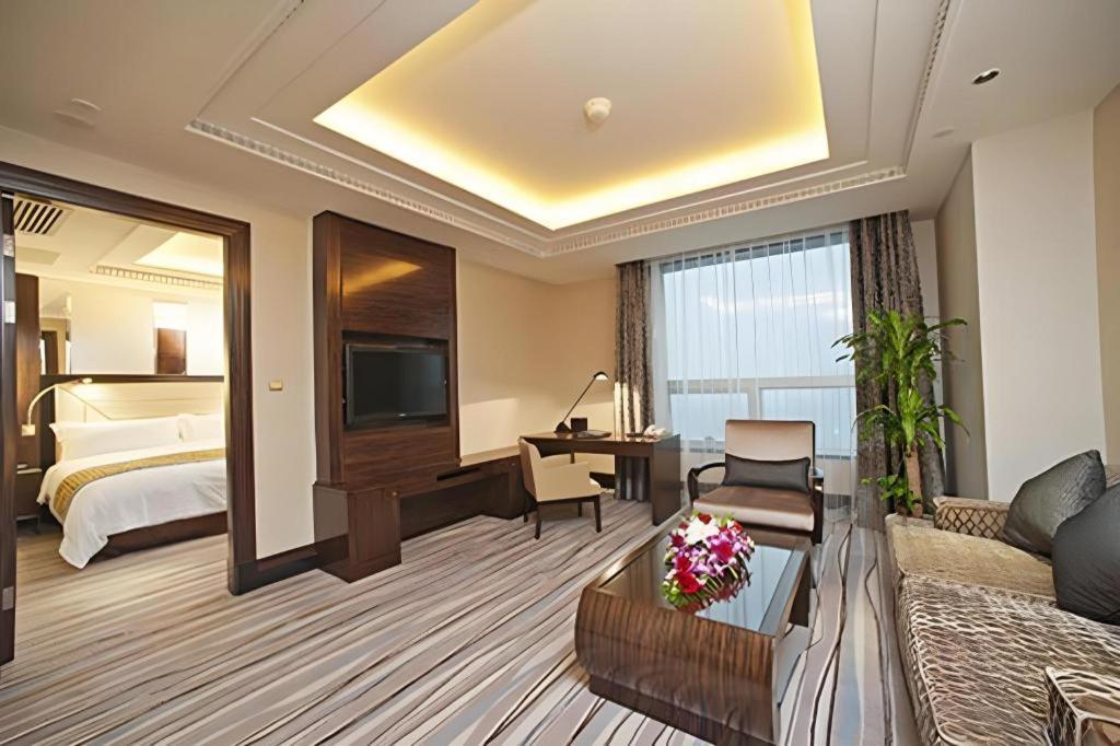 Grand Soluxe Zhongyou Hotel Шанхай Экстерьер фото