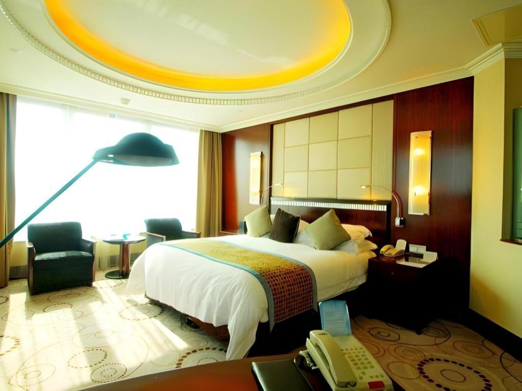 Grand Soluxe Zhongyou Hotel Шанхай Экстерьер фото