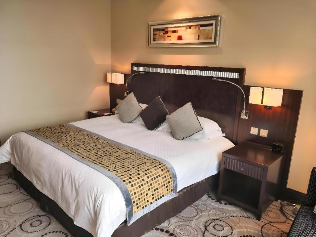 Grand Soluxe Zhongyou Hotel Шанхай Экстерьер фото