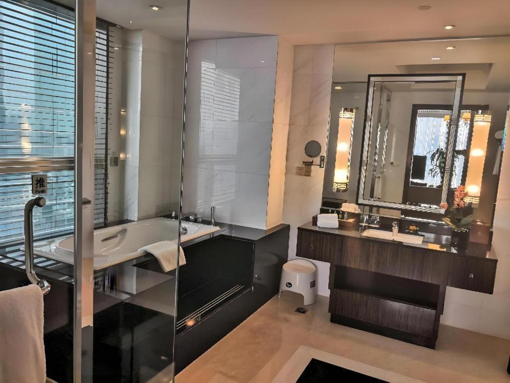 Grand Soluxe Zhongyou Hotel Шанхай Экстерьер фото