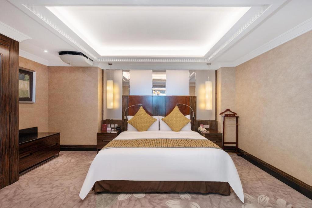 Grand Soluxe Zhongyou Hotel Шанхай Экстерьер фото