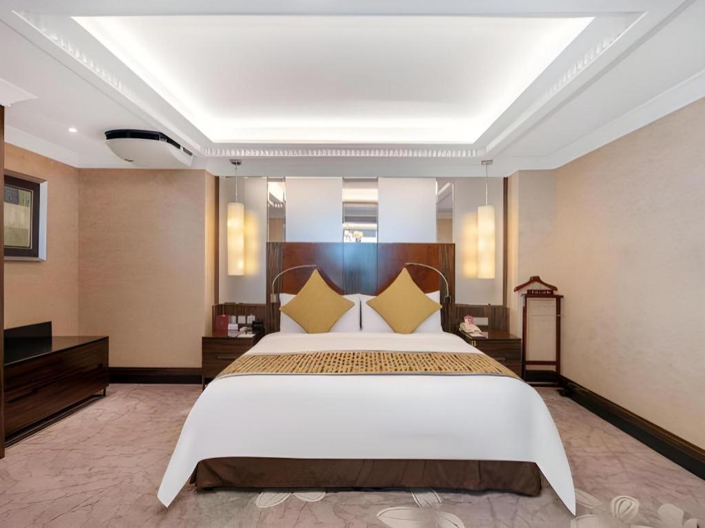 Grand Soluxe Zhongyou Hotel Шанхай Экстерьер фото